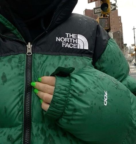 North Face Puffer Jacket Green, Green North Face Puffer, North Face Puffer Jacket Outfit, Northface Puffer Jacket, Green North Face, Daisy Calloway, The North Face Puffer Jacket, North Face Outfits, Green Puffer Jacket