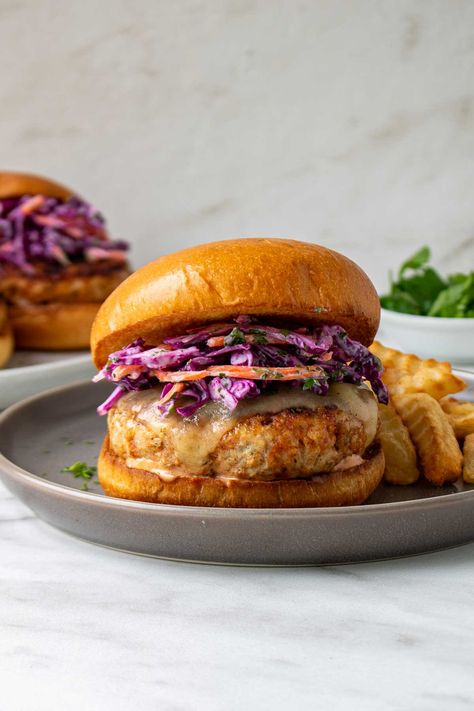 Cajun Chicken Burger Recipe, Cajun Chicken Burger, Chicken Burger Patties, Kay Nutrition, Grilled Chicken Burgers, Cajun Spice Mix, Burger Mix, Chicken Burgers Recipe, Poultry Dishes