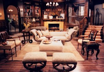 Nile's Apartment is an apartment in the Montana which is where Niles lives. It is frequently... Niles Crane, Frasier Crane, Seattle Apartment, Apartment Floor Plan, Iconic Furniture, Apartment Style, Home Library, Home Tv, Apartment Building