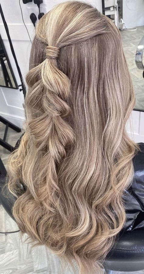 Twists Ponytails, Prom Hairstyles 2023, Prom Curls, Buns Braids, Flower Braid, Prom Styles, Hairstyle For Prom, Updo Curly, 2023 Prom