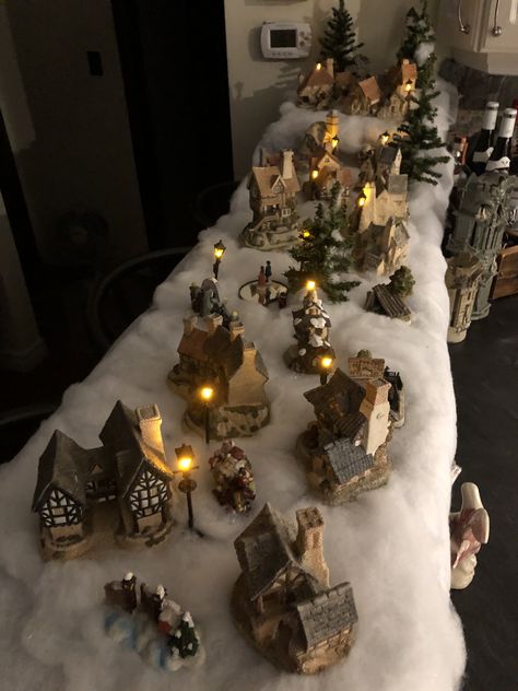 David Winter Cottages David Winter Cottages Display, David Winter Cottages, Winter Houses, Winter Cottages, Tree Village, Miniature Village, Christmas Tree Village, Houses Christmas, Winter Cottage