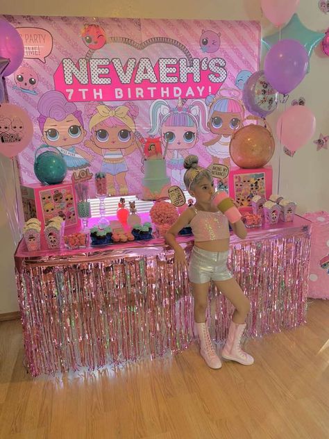 Lol Birthday Backdrop, Lol Doll Decorations Party, Lol Surprise Party Decorations, Lol Pool Party Ideas, Lol Surprise Theme Birthday Party Ideas, Lol Sleepover Party Ideas, Diy Lol Birthday Decorations, Lol Doll Outfit, Omg Doll Birthday Party