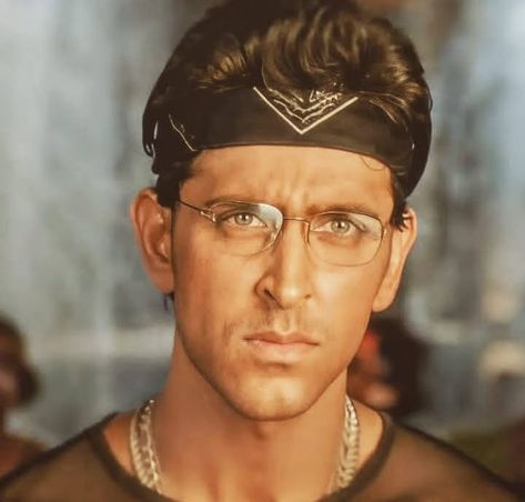 Hrithik Roshan Kaho Naa Pyaar Hai, Photoshoot Pose, Hrithik Roshan, Salman Khan, Men Fashion Casual Outfits, Best Actor, Photoshoot Poses, Men Fashion, Cute Love