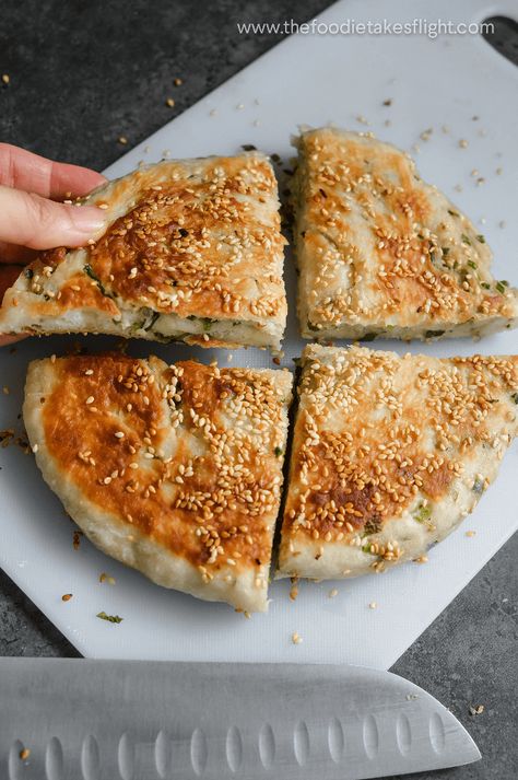 Bing Bread, Scallion Bread, Chinese Bread, Korean Buffet, Grocery Ideas, Asian Breakfast, Scallion Pancakes, Recipes Bread, Flatbread Recipes