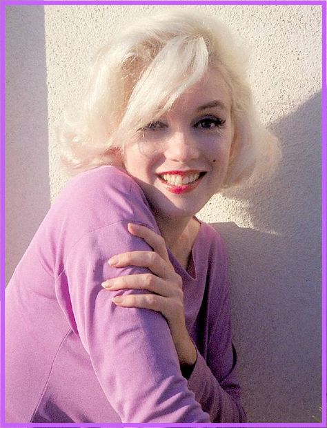 Marilyn Monroe photographed by George Barris in 1962. Marilyn Monroe Fat, Merlin Monro, Marilyn Monroe 1962, Beautiful Portraits, Marilyn Monroe Photos, Marlene Dietrich, Final Days, Norma Jean, Norma Jeane