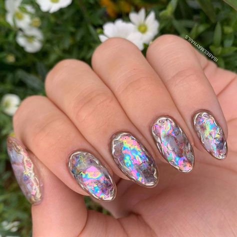 Iridescent 'Oyster Shell' Manicure Is Going Viral — Photos | Allure Oyster Nails, Viral Photos, Pearl Nail Art, Opal Nails, Nagellack Trends, Galaxy Nails, Pearl Nails, Simple Nail Art Designs, Going Viral