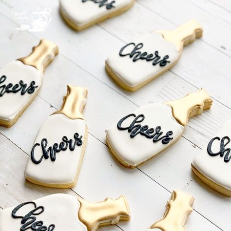 Emily Tashjian on Instagram: “Cheers to 2020🥂 Hope everyone’s toasting at midnight with the ones they love! - - - #cheers #happynewyear #happynewyear2020 #newyearseve…” Cheers Cookies, Happy New Year 2020, Recipes Homemade, Bread Recipes Homemade, New Year’s Eve, At Midnight, Cookie Decorating, Bread Recipes, Happy New Year