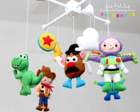 Toy Story Nursery, Crib Mobile Arm, Toy Story Room, Disney Themed Rooms, Toy Story Baby, Toy Story Movie, Trendy Baby Nursery, Nursery Toys