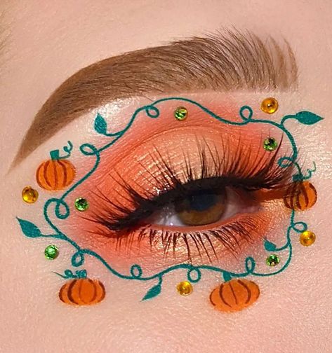 Creative Halloween Makeup, Cute Eye Makeup, Unique Makeup, Dope Makeup, Eye Makeup Designs, Holiday Makeup, Halloween Makeup Looks, School Looks, Eye Makeup Art