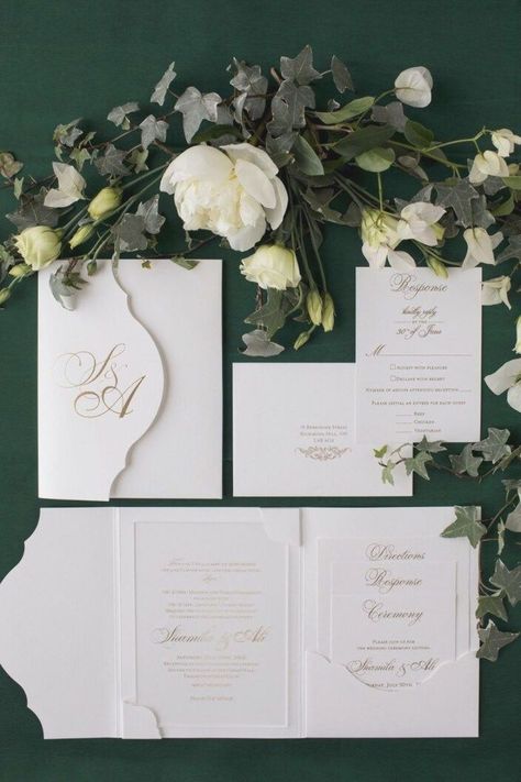 White And Gold Invitations, Wedding White And Gold, Emerald Wedding Decor, Emerald Wedding Invitations, Design Undangan, Wedding Ideas Green, Luxe Wedding Invitations, Cartagena Wedding, Green Wedding Ideas