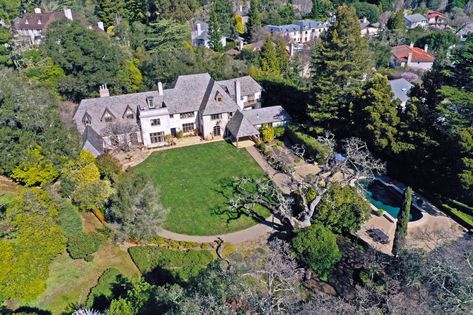 Bing Crosby's Former California Estate Is for Sale for $13.8 Million — See Inside! Legendary Singers, Bing Crosby, English Manor, Family Of Five, Stately Home, California Homes, Family Living, Golden Gate, Old Hollywood