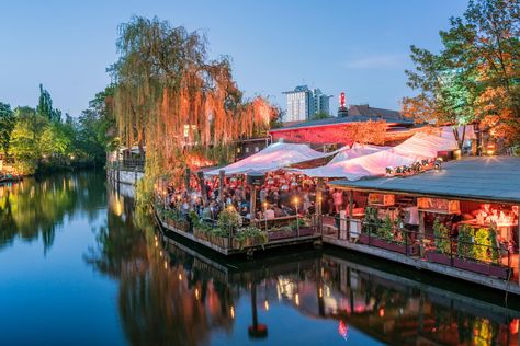 City Guide Berlin-Kreuzberg: Ein Stadtteil zwischen alternativ und dekorativ Berlin City, Caribbean Beaches, River House, City Break, City Aesthetic, Best Cities, City Guide, Luxury Travel, Travel Fun