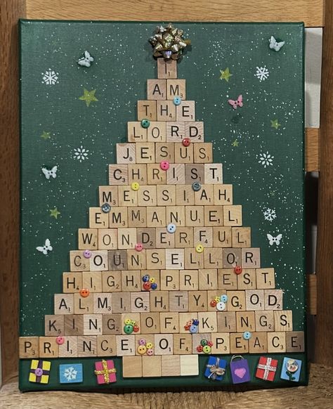 Christmas Scrabble Tiles, Scrabble Christmas, Scrabble Letter Crafts, Scrabble Crafts, Pretty Christmas Decorations, Dollar Store Christmas Crafts, Diy Xmas Gifts, Handmade Christmas Crafts, Dollar Store Christmas