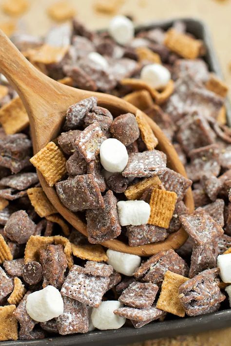 Puppy Chow Snack, Puppy Chow Cookies, Chex Mix Recipes Original, Puppy Chow Chex Mix Recipe, Chex Mix Puppy Chow, Muddy Buddies Recipe, Puppy Chow Recipes, Snack Mixes, Chex Mix Recipes