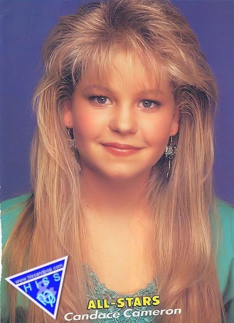 Feathered Bangs | The 19 Most Important Women's Hairstyles Of The '90s 1990s Hairstyles, Dj Tanner, 1980s Hair, Feathered Bangs, 80s Hair, 90s Girl, Candace Cameron, Candace Cameron Bure, Peyton List