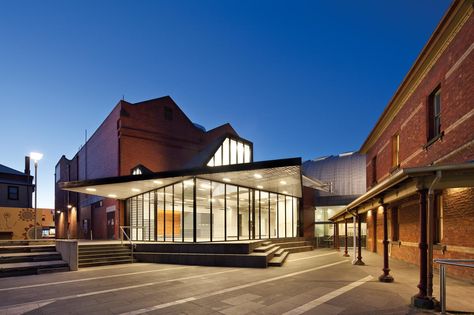 Art Gallery Exterior, Art Gallery Architecture, Building Elevations, Gallery Architecture, Art Galleries Architecture, Cottage Beach House, Church Conversions, Australian Interior, Architecture Elevation