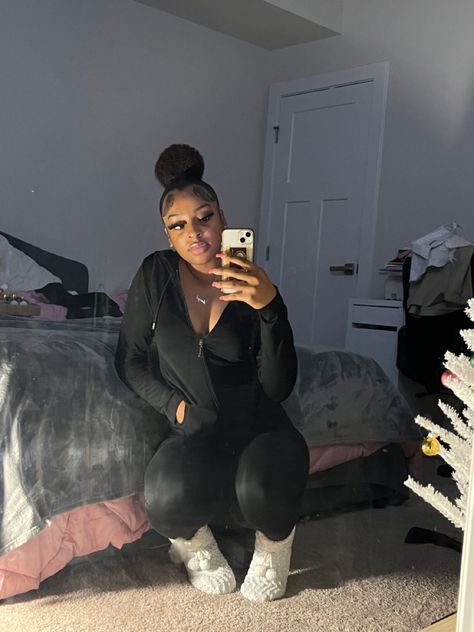 High Bun Outfit, Low Bun With Edges, 2 Low Buns Hairstyle Black Natural Hair, Two Low Buns Natural Hair, High Bun Natural Hair, Two Low Buns, Bun Outfit, Short Hair Outfits, Chicana Style