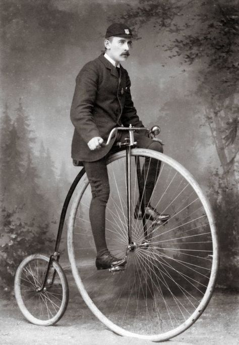 35 Cool Vintage Photos of Victorian People Posing With Their Penny-Farthings ~ Vintage Everyday Bicycle Photo, Penny Farthing Bicycle, Modern Bicycle, Antique Bicycles, Penny Farthing, Old Bicycle, Vintage Cycles, People Poses, Bicycle Design