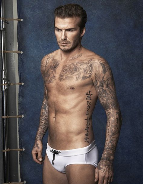 David Beckham reveals new eagle wings tattoo on Instagram David Beckham Shirtless, David Beckham Tattoos, Framing Photos, Office Man, Bar Gift, Stevie Ray Vaughan, Shirtless Men, Athletic Men, David Beckham