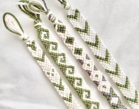 Neutral Friendship Bracelets, Western Friendship Bracelet, Friendship Bracelet Patterns Summer, Easy Card Making, Floss Bracelets, Diy Bracelets With String, String Bracelet Patterns, Braided Bracelet Diy, Friendship Bracelet Patterns Easy