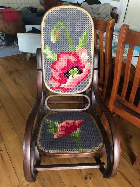 Rocking Chair Makeover, Recycled Furniture, Crafty Diy, A Cross, Cross Stitch Flowers, Upcycled Furniture, Diy Arts And Crafts, Cross Stitch Designs, Rocking Chair