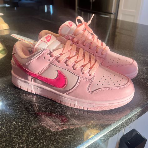 Perfect Condition, Never Worn, Pink Laces, Original Box Pink Sneakers Aesthetic, Jordan Rosas, Dunk Rose, Low Nike Dunks, Women Dunks, Nike Rosa, Light Pink Shoes, Nike Shoes Women Fashion, Pink Nike Shoes