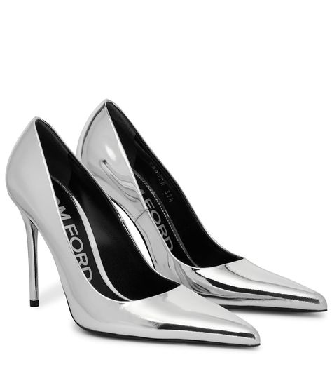 Burberry Heels, Tom Ford Shoes, Look Casual Chic, Metallic Heels, Silver Heels, Silver Shoes, Shoe Closet, Metallic Leather, Leather Pumps