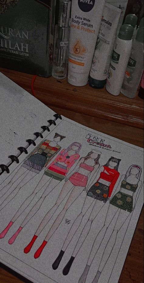 Blackpink Dresses, Design Drawings Fashion, Design Sketches Fashion, Blackpink Drawing, Blackpink Ice Cream, Drawing Outfits, Sketches Fashion, Pink Drawing, Fashion Illustration Tutorial