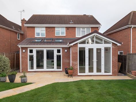 Kitchen Extension Exterior, Conservatory Extension Ideas, House Extension Ideas, Rear Kitchen Extension, Extension Exterior, Sunroom Extension, Single Storey Rear Extension, Single Storey Extension, Extension Plans