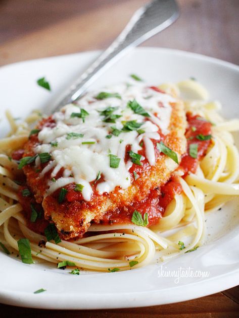 Baked Chicken Parm Chicken Parmesan Recipe Baked, Foodgawker Recipes, Breaded Chicken Cutlets, Resep Pasta, Baked Chicken Parmesan, Chicken Parm, Fettuccine Alfredo, Skinny Taste Recipes, Think Food