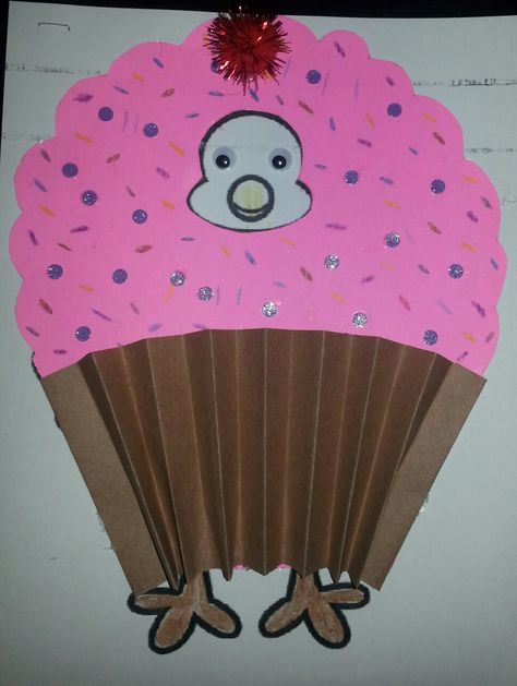 Cupcake Turkey Disguise, Disguise A Turkey Cupcake, Turkey In Disguise, Disguise A Turkey, Turkey Cupcakes, Turkey Disguise Project, Turkey Project, Turkey Disguise, Halloween Crafts Preschool