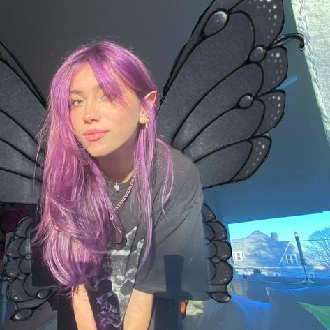 Purple Hair Fairy, Fairy Hair Color, Purple Hair Underneath, Ava Falco, Aesthetic Purple Hair, Purple Hair Aesthetic, Hairdye Ideas, Characters With Purple Hair, Fairy Edit