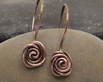 Oxidised Copper, Celtic Knot Jewelry, Wire Jewelry Earrings, Small Drop Earrings, Copper Jewellery, Wire Wrapped Jewelry Diy, Copper Jewelry Handmade, Copper Wire Jewelry, Copper Rose