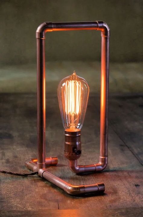 30 DIY Lamp Ideas That Are Easy to Make - Its Overflowing Copper Pipe Lamp, Copper Pipe Ideas, Diy Crafts For Men, Crafts For Men, Copper Home Accessories, Industrial Pipe Lamp, Pipe Lamps, Industrial Diy, Lamp Makeover