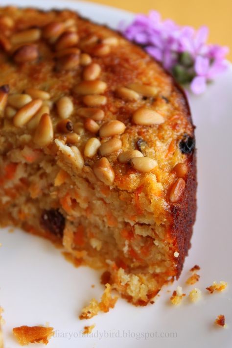 Chocolate Carrot Cake, Nigella Lawson Recipes, Gluten Free Carrot Cake, Flourless Cake, Toasted Pine Nuts, Nigella Lawson, Allergy Friendly Recipes, Carrot Cake Recipe, Almond Cakes