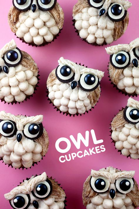 Owl cupcakes Owl Dessert Ideas, Animal Decorated Cupcakes, Owl Cupcakes With Oreos, Decorated Cupcakes Ideas Easy, Hedwig Cupcakes, Decorate Muffins, Decorated Cupcakes Ideas, Fun Cupcake Decorating Ideas, Creative Cupcakes Ideas