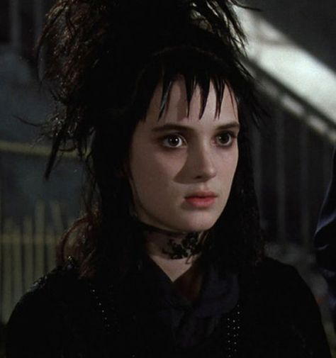 Beetlejuice Lydia | Winona Ryder in Beetlejuice Beetlejuice Winona, Winona Ryder Beetlejuice, Tim Burton Personajes, Beatle Juice, Lydia Beetlejuice, Winona Forever, Tim Burton Characters, Beetlejuice Movie, Lydia Deetz