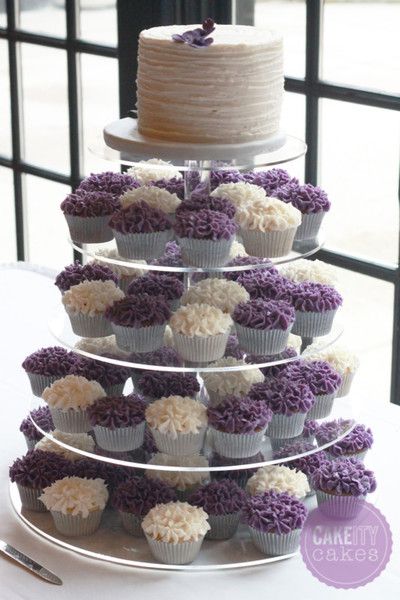 Hydrangea Cupcakes, Cake With Cupcakes, Cupcake Towers, Aurora Wedding, Cupcake Wedding, Mini Wedding Cakes, Purple Wedding Cakes, Cake And Cupcakes, Cupcake Display