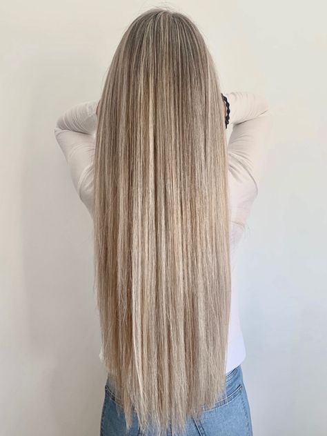 1/2 Opal glow (09P) + 1/2 iridescence (09VG) Redken Shades EQ Redken Shades, Light Ash Blonde, Redken Shades Eq, Ash Blonde, Long Hair, Ash, Opal, Blonde, Shades