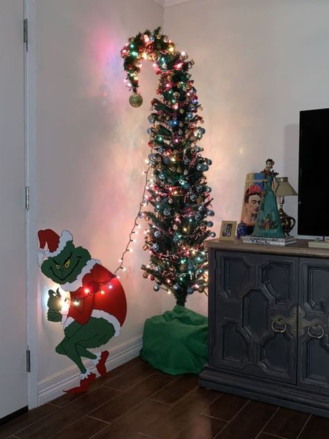 Hrinch Tree, Grinch Christmas Office Decor, How To Make Grinch Arms For Tree, Grinch Wall Decorations Diy, Upside Down Christmas Tree Ideas Grinch, Easy Diy Grinch Christmas Tree, Grinch Living Room Ideas, Diy The Grinch Decorations, Grinch Chimney Decorations