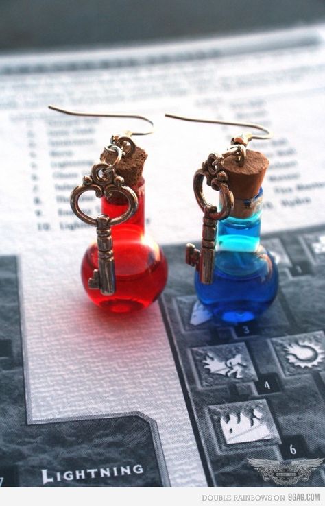 Mana and Health Potion Earrings (alternatively as a bracelet or necklace) Potion Earrings, Mana Potion, Fantasy Crafts, Health Potion, Tiny Crafts, Tiny Bottles, Altered Jewelry, Geeky Girls, Bottle Earrings