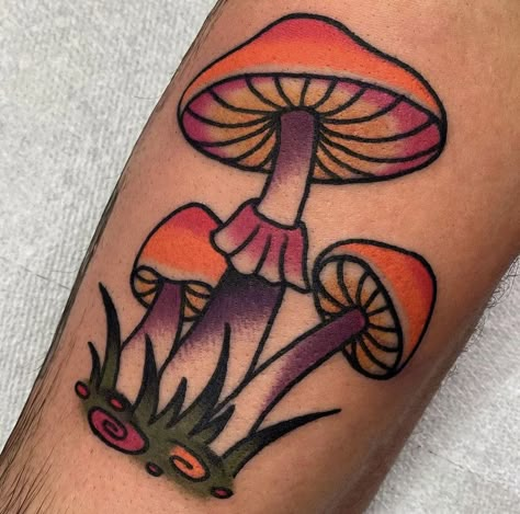 Mushroom Tattoo Ideas, Fribourg Switzerland, Mushroom Tattoo, Vintage Tattoos, Mushroom Tattoos, Chest Piece Tattoos, Color Tattoos, Zodiac Tattoos, Traditional Tattoo Flash