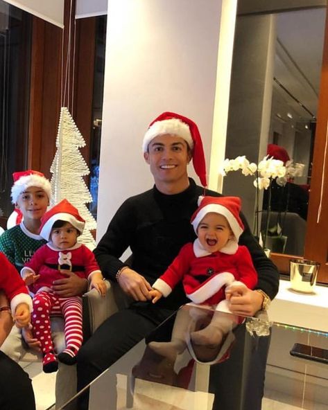 Cristiano Ronaldo Son, Ronaldo Son, Cr7 Jr, Georgina Rodriguez, Christmas Icons, Cool Gadgets To Buy, Family Goals, Made In Heaven, Cristiano Ronaldo