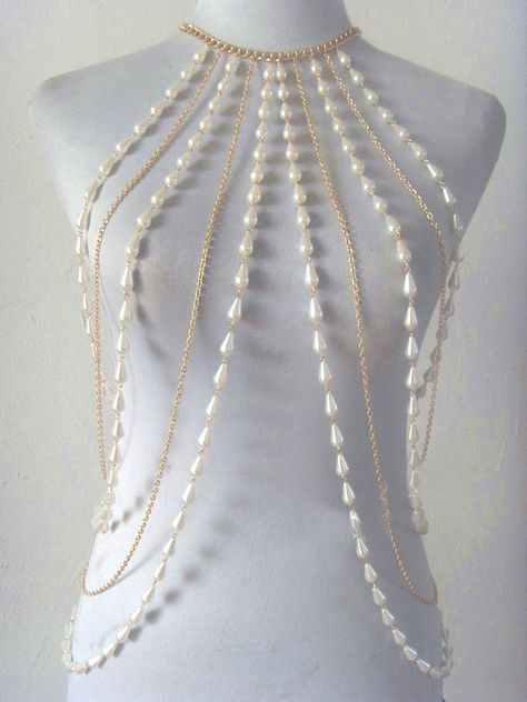 Harness Jewelry, Pearls And Chains, Jóias Body Chains, Shoulder Jewelry, Body Necklace, Gold Body Chain, Horn Pendant Necklace, Shoulder Necklace, Rings Women