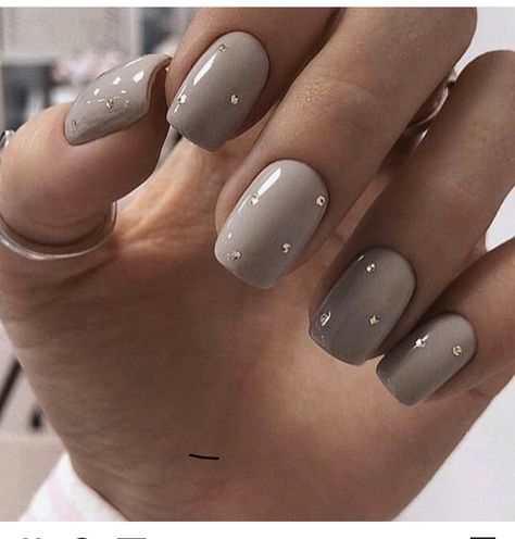 Light Brown Nail Polish, Pink Nail Colors, Grey Nail Designs, Brown Nail Polish, Remove Acrylic Nails, Brown Nail, Black Nail Polish, Gray Nails, Pearl Nails