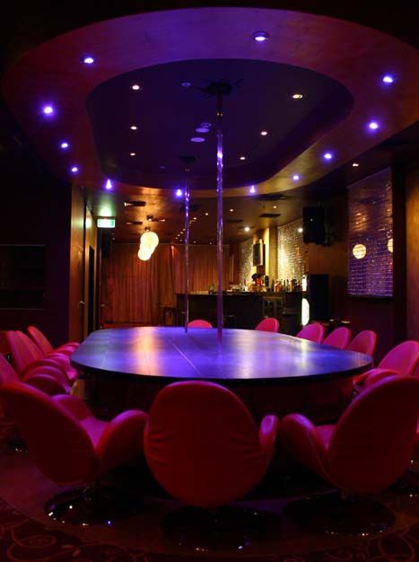 Strip Bar, Nightclub Design, Gentlemens Club, Clubbing Aesthetic, Oculus Rift, Red Rooms, Club Design, Pole Dance, Modern Buildings