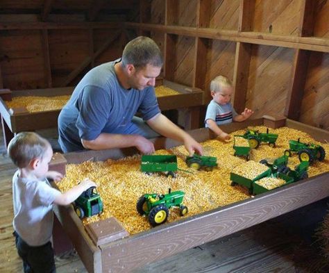 Agritourism Farms, Pumpkin Patch Farm, Kids Toy Boxes, Ol Fashion, Farm Day, Farm Fun, Farm Activities, Pumpkin Farm, Corn Maze