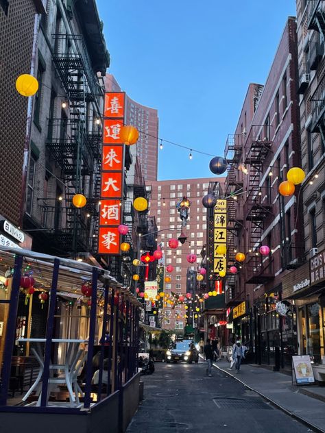 Chinatown New York City, Nyc Chinatown Aesthetic, Chinatown Aesthetic, Nyc Chinatown, Little Italy Nyc, Chinatown New York, A Little Life Book, Tiger Style, Chinatown Nyc