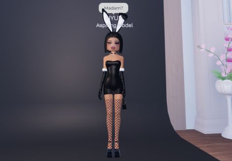 Dress to impress outfit drop 👜🖋️👯‍♀️ #roblox #dresstoimpress #fasion #fashionstyle #bunnygirl #spy #spyaesthetic #tudors #angalinajolie #fashionic #blackswan #sweet16 #jungleoutfit #yummy Angalina Jolie, Jungle Outfit, Bunny Girl, Black Swan, Sweet 16, Dress To Impress, Quick Saves