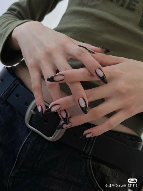 Romantic Goth Nails, Summer Goth Nails, Abstract Line Nail Art, Goth Nails, Grunge Nails, Minimal Nails, Casual Nails, Her Nails, Pretty Gel Nails